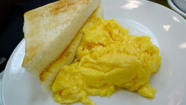 香港自由行 Hong Kong Trip 2011 – 澳洲牛奶公司 Australia Dairy Company Toasted White Bread with Scrambled Egg 西煎双蛋 – 澳洲牛奶公司 Australia Dairy Company