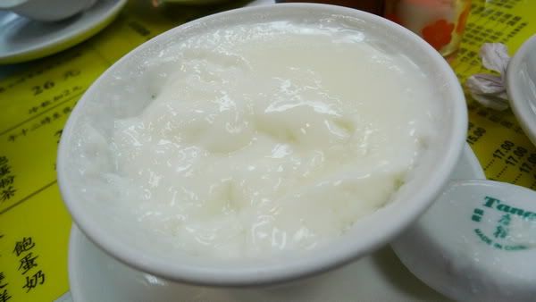香港自由行 Hong Kong Trip 2011 – 澳洲牛奶公司 Australia Dairy Company Famous Steamed Egg White Milk Pudding 蛋白燉鮮奶 – 澳洲牛奶公司 Australia Dairy Company