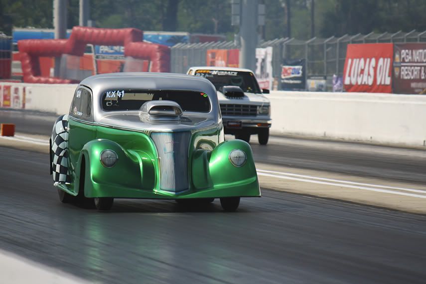 IMAGE: http://i776.photobucket.com/albums/yy43/Unatural91/Drag%20Racing/Green37.jpg